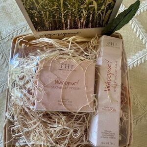 Whoopie! Hydrating Lip Balm with Shea Butter - Pink